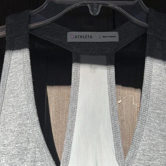 Athleta Spirts Dress Razor back, built in Bra, ruched bottom, figure flattering. - Picture 3 of 9